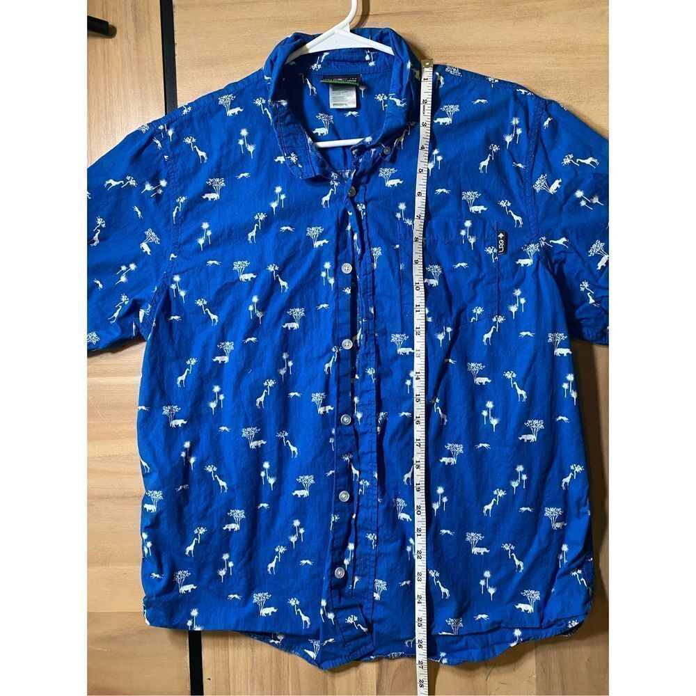 LRG Safari Print Button Up‎ - Picture 5 of 6